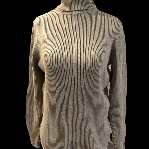 “LAUREN” RIBBED GREY LONG SLEEVED TURTLENECK. - Picture 1 of 14